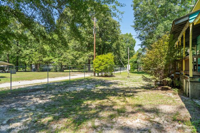1205 Shelter Creek Drive, Burgaw, NC 28425