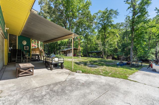1205 Shelter Creek Drive, Burgaw, NC 28425