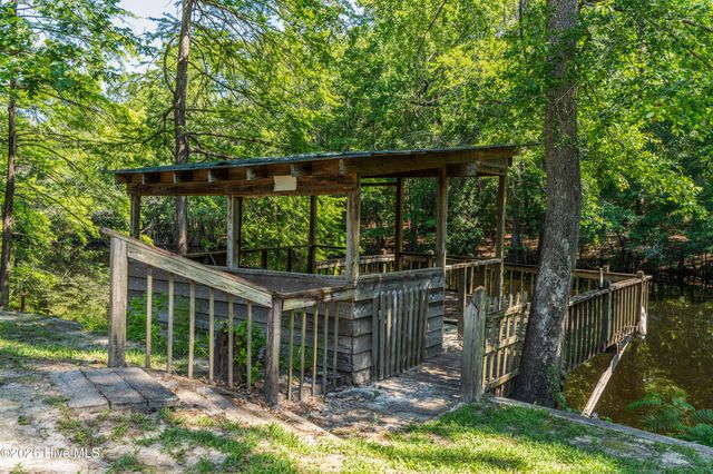 1205 Shelter Creek Drive, Burgaw, NC 28425