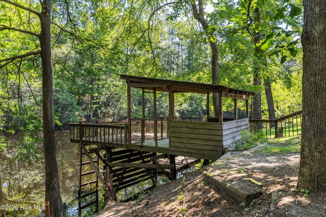 1205 Shelter Creek Drive, Burgaw, NC 28425