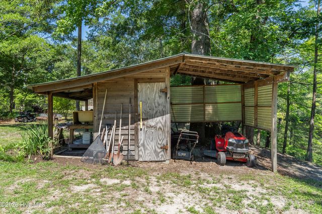 1205 Shelter Creek Drive, Burgaw, NC 28425