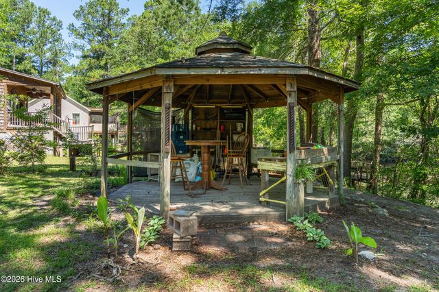 1205 Shelter Creek Drive, Burgaw, NC 28425