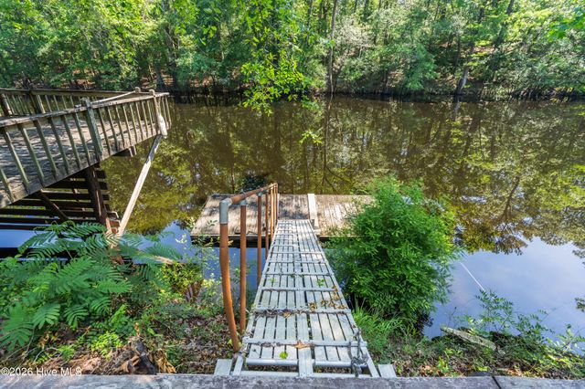1205 Shelter Creek Drive, Burgaw, NC 28425