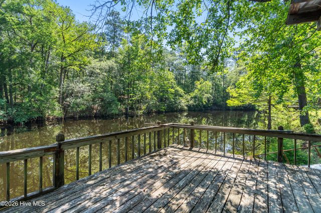 1205 Shelter Creek Drive, Burgaw, NC 28425