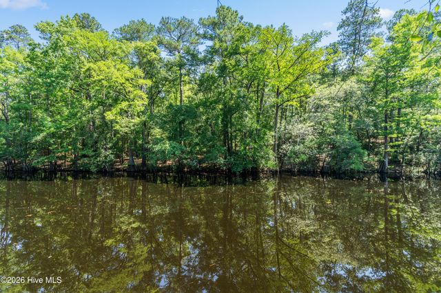 1205 Shelter Creek Drive, Burgaw, NC 28425