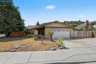 2498 La Reina St, Pinole, CA 94564