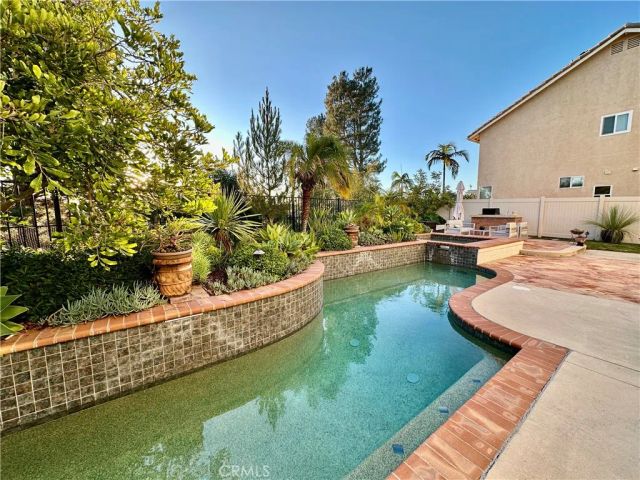 8 Crystalglen, Aliso Viejo, CA 92656