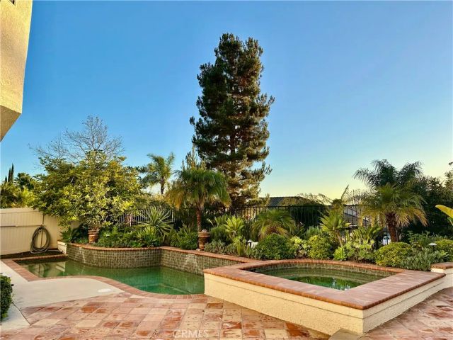 8 Crystalglen, Aliso Viejo, CA 92656
