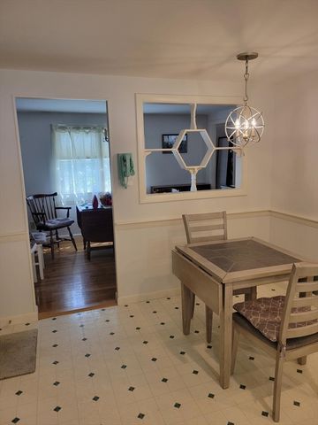 39 Phyllis Dr, Yarmouth, MA 02664