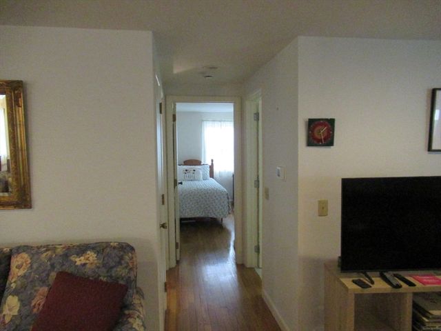 39 Phyllis Dr, Yarmouth, MA 02664