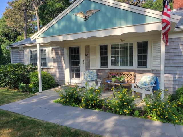 39 Phyllis Dr, Yarmouth, MA 02664