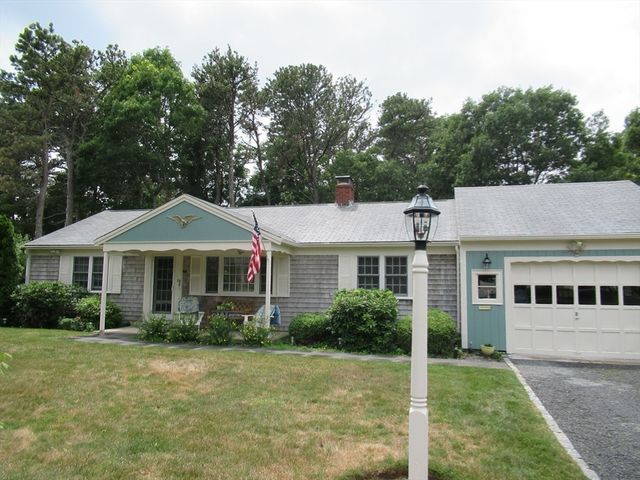 39 Phyllis Dr, Yarmouth, MA 02664