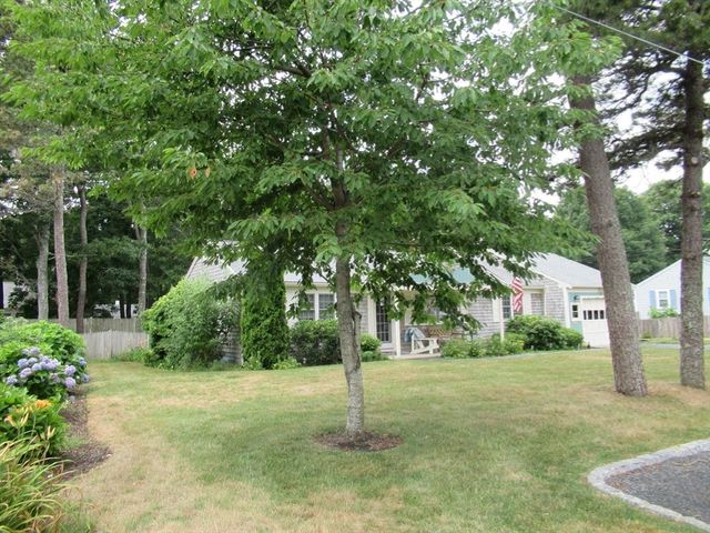 39 Phyllis Dr, Yarmouth, MA 02664