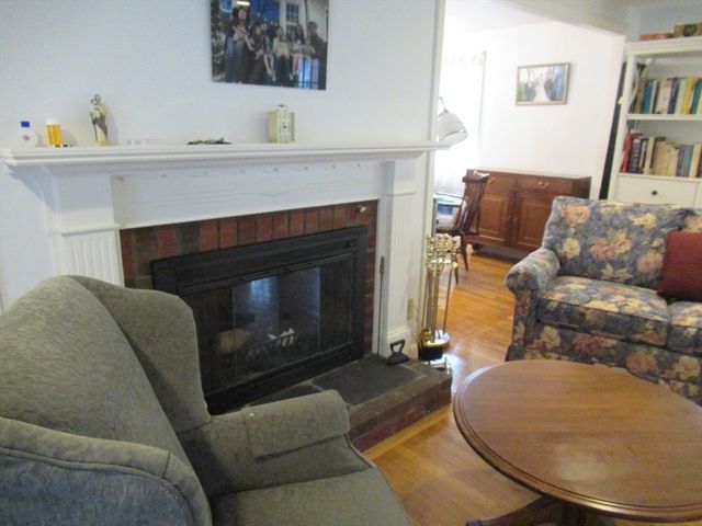 39 Phyllis Dr, Yarmouth, MA 02664
