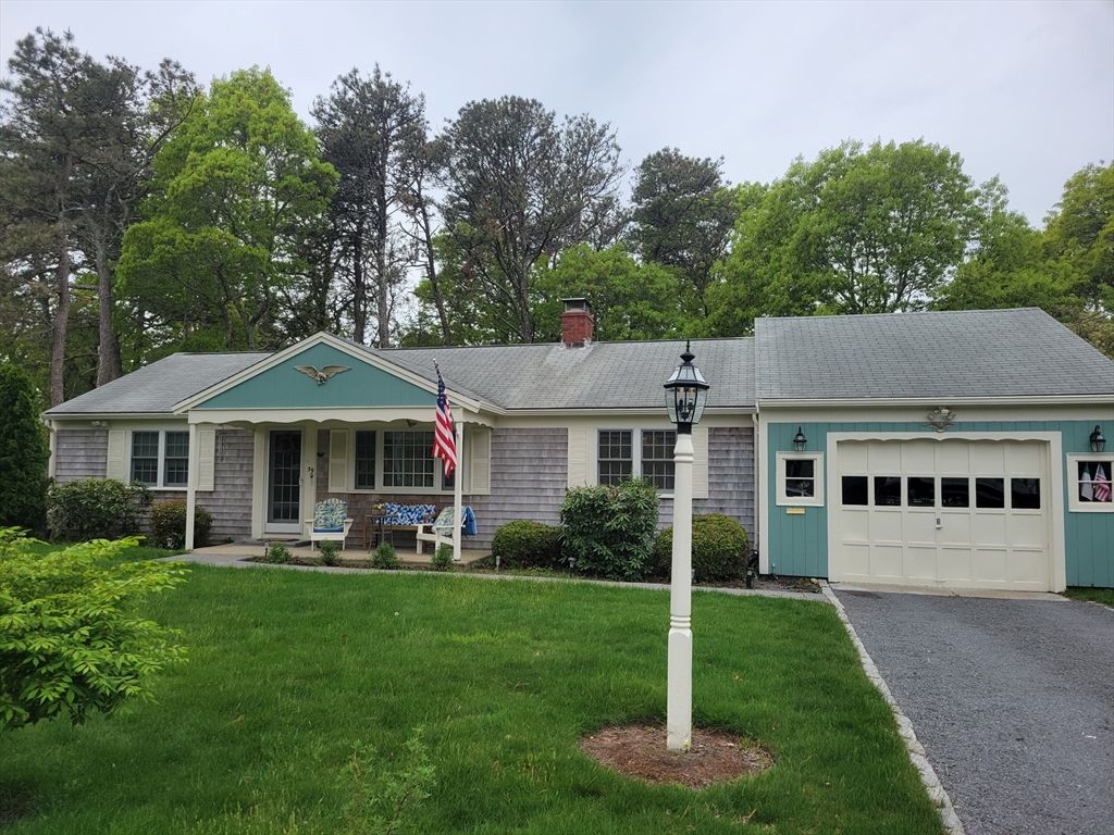 39 Phyllis Dr, Yarmouth, MA 02664