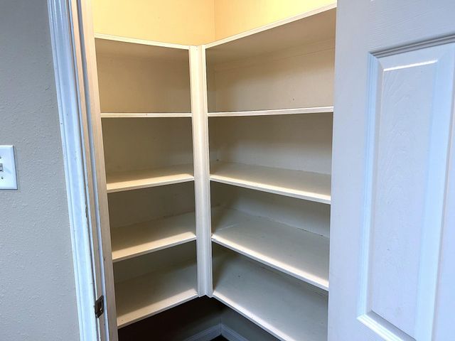 835 Darbydale Crossing Lane, Houston, TX 77090