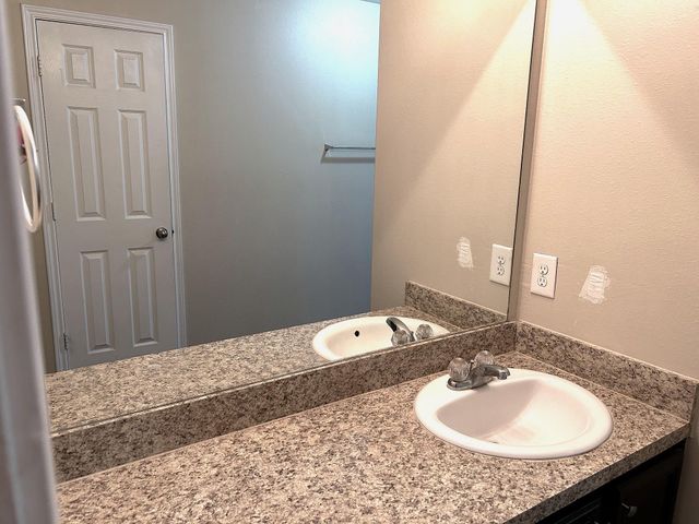 835 Darbydale Crossing Lane, Houston, TX 77090