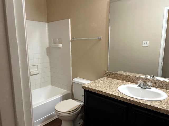 835 Darbydale Crossing Lane, Houston, TX 77090