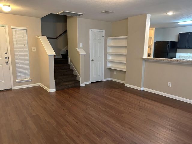 835 Darbydale Crossing Lane, Houston, TX 77090