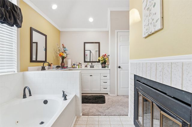 804 Clover Hill Lane, Cedar Hill, TX 75104