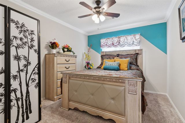 804 Clover Hill Lane, Cedar Hill, TX 75104