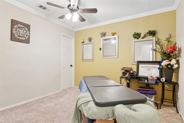 804 Clover Hill Lane, Cedar Hill, TX 75104