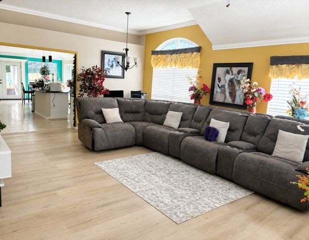804 Clover Hill Lane, Cedar Hill, TX 75104