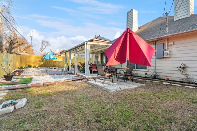 804 Clover Hill Lane, Cedar Hill, TX 75104