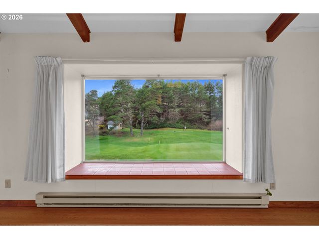 26 OCEAN DUNES Dr, Florence, OR 97439