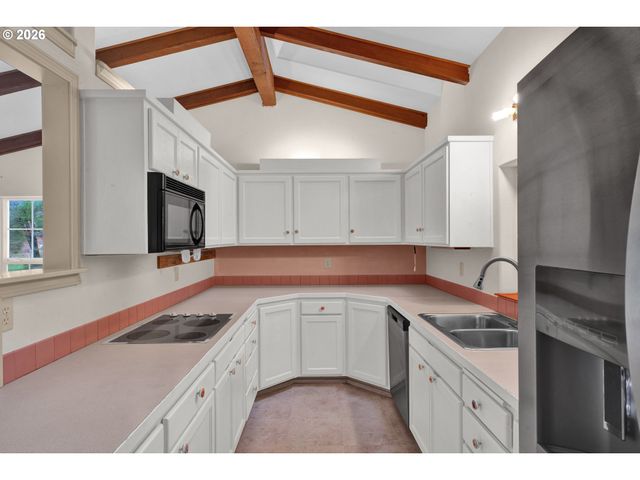 26 OCEAN DUNES Dr, Florence, OR 97439