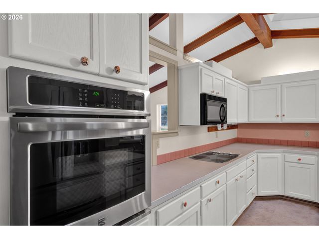 26 OCEAN DUNES Dr, Florence, OR 97439