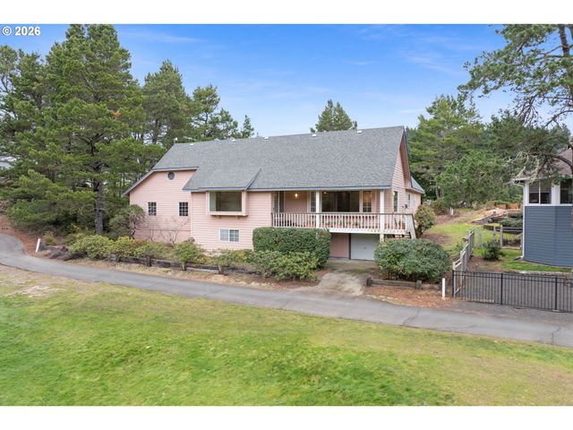 26 OCEAN DUNES Dr, Florence, OR 97439