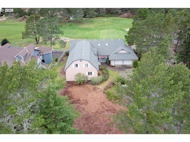 26 OCEAN DUNES Dr, Florence, OR 97439