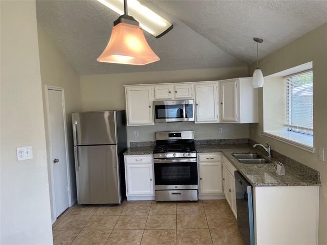 11514 Dell Hollow Drive, Houston, TX 77066