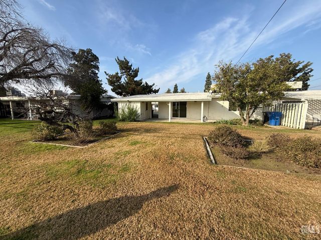 1012 Pebble Beach Drive, Bakersfield, CA 93309
