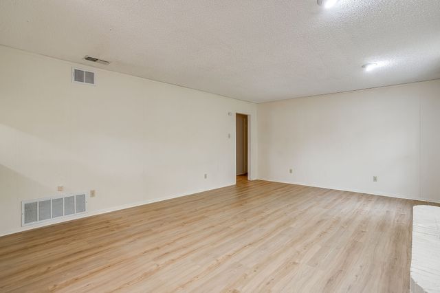 102 Roselawn Drive, Weatherford, TX 76086