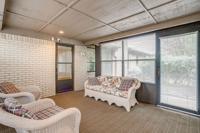 102 Roselawn Drive, Weatherford, TX 76086