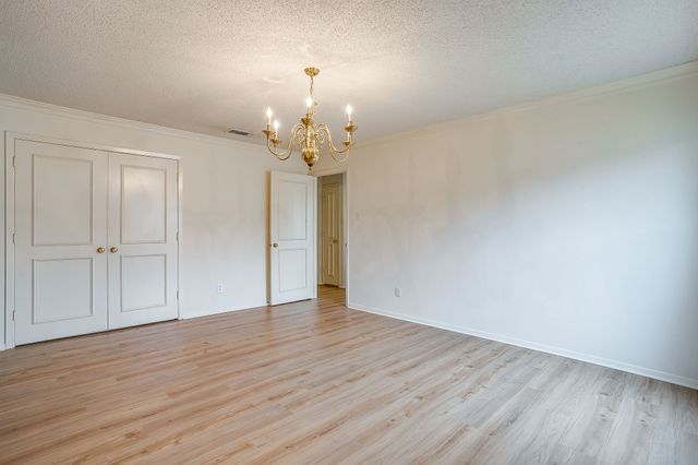 102 Roselawn Drive, Weatherford, TX 76086