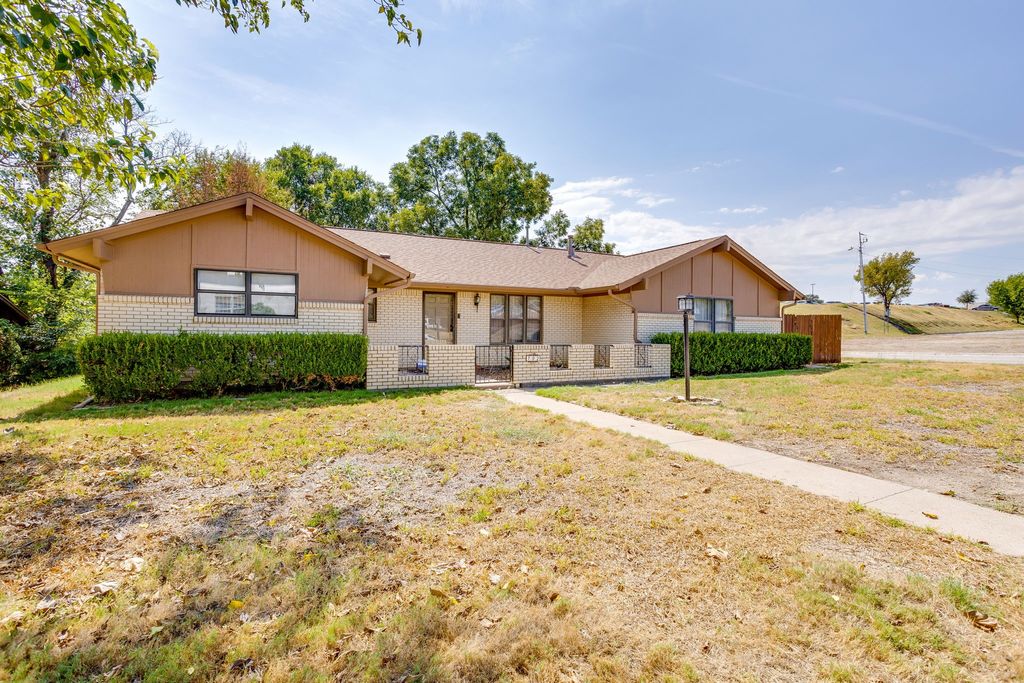 102 Roselawn Drive, Weatherford, TX 76086 — photo 2