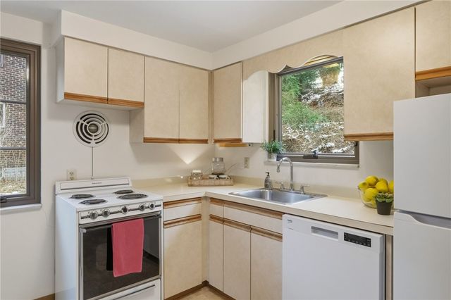 408 Burlington Rd, Forest Hills Boro, PA 15221