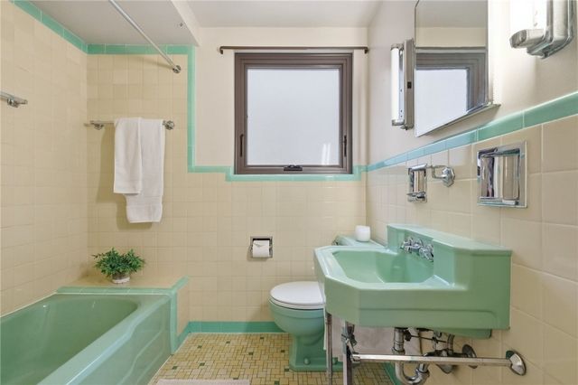 408 Burlington Rd, Forest Hills Boro, PA 15221