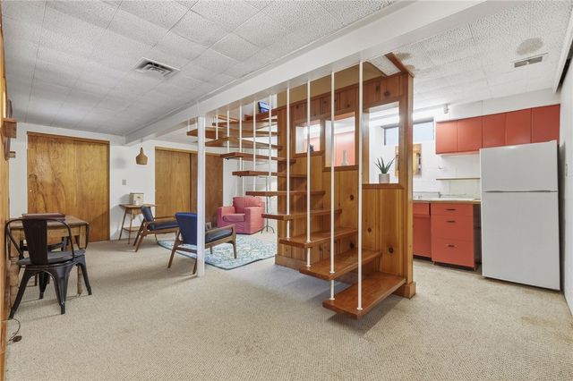 408 Burlington Rd, Forest Hills Boro, PA 15221