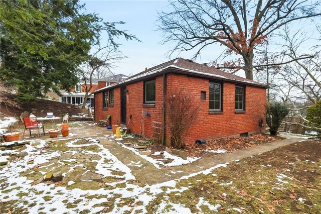 408 Burlington Rd, Forest Hills Boro, PA 15221