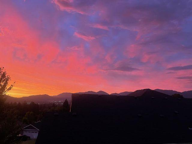 2351 Robertson Crest, Grants Pass, OR 97527