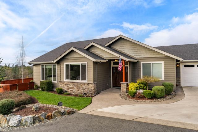 2351 Robertson Crest, Grants Pass, OR 97527