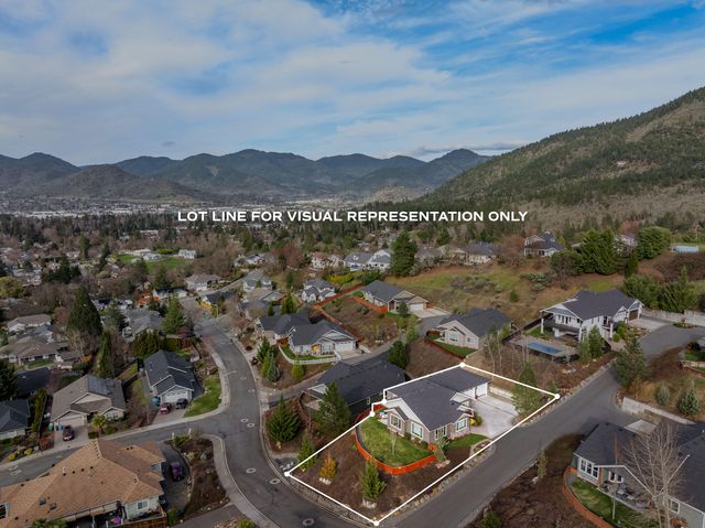 2351 Robertson Crest, Grants Pass, OR 97527