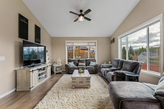 2351 Robertson Crest, Grants Pass, OR 97527