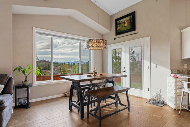 2351 Robertson Crest, Grants Pass, OR 97527