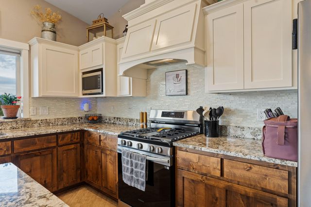 2351 Robertson Crest, Grants Pass, OR 97527