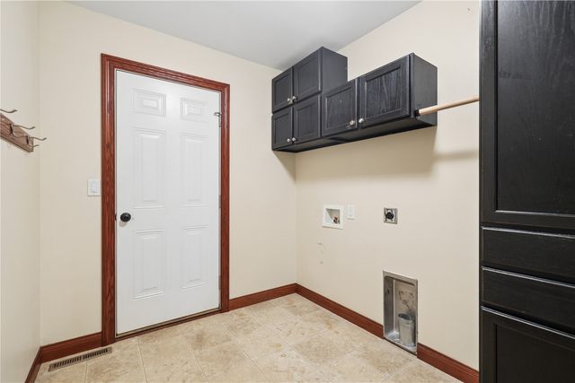 5601 Ruhd Street SW, Cedar Rapids, IA 52404